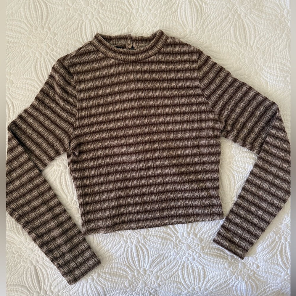 Brody by Buckle - Elegant Striped Open Tie Back Long Sleeve Top; Size S